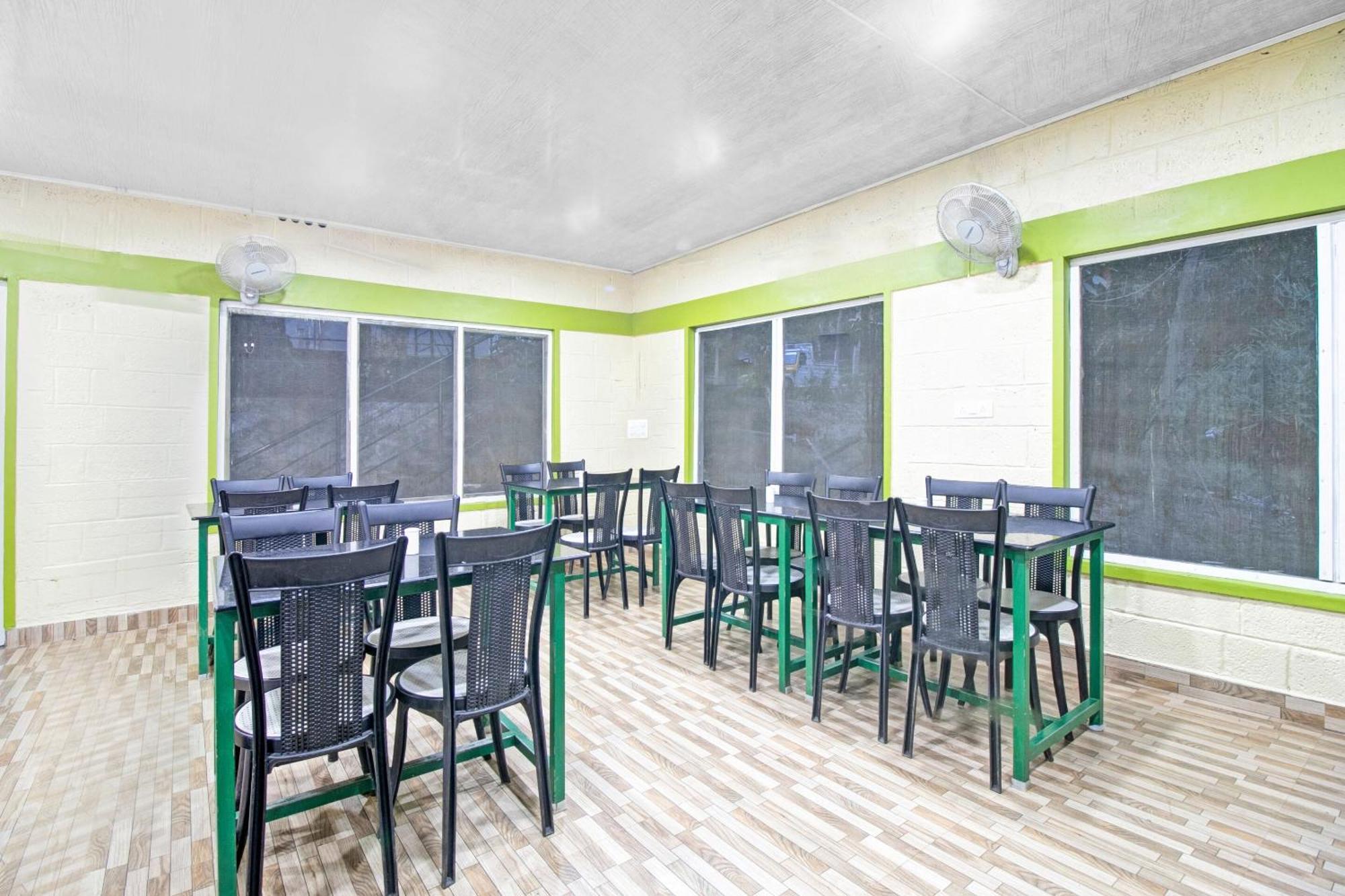 Super Capital O Pop Tavern Kazhakkottam Vettutura Εξωτερικό φωτογραφία